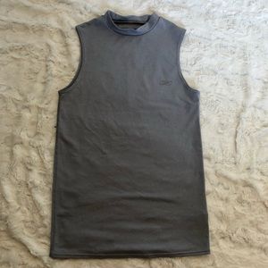 Men's Reebok Gray Play Dry Size Medium Top